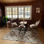 Prázdninový dům Authentic Log Cabin On Large Enclosed Natural Plot *