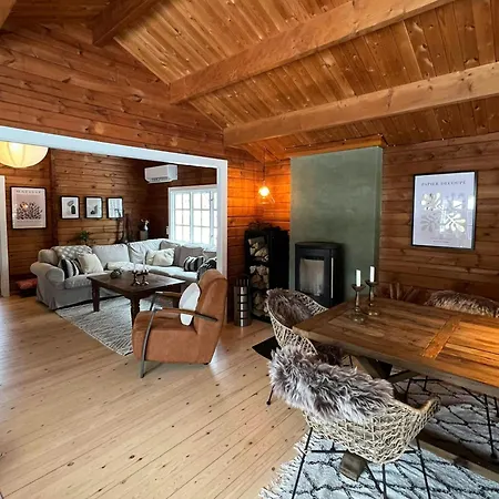 Authentic Log On Large Enclosed Natural Plot Сasa de vacaciones Vig